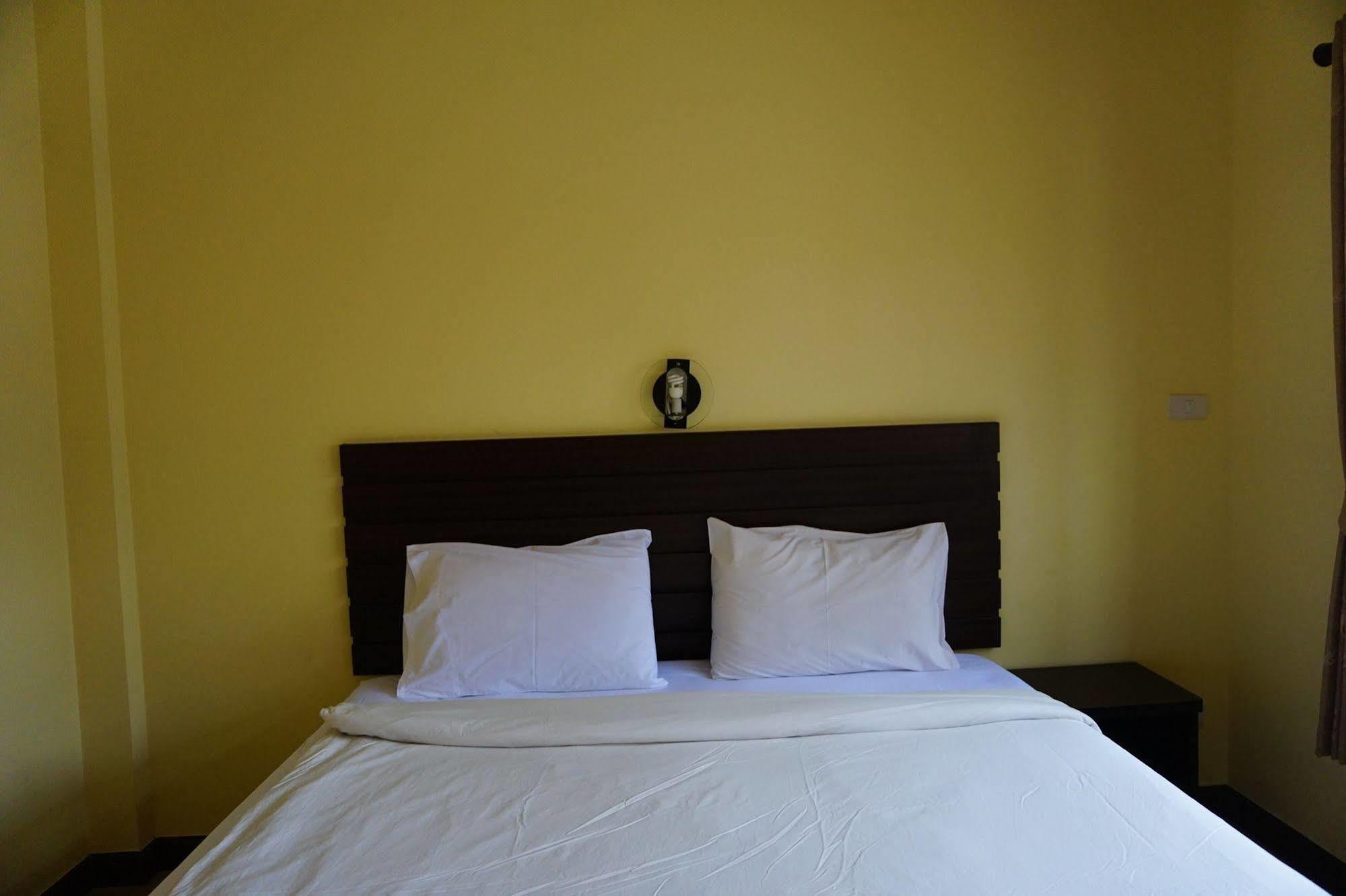 Ponburi Hotel Nan Εξωτερικό φωτογραφία